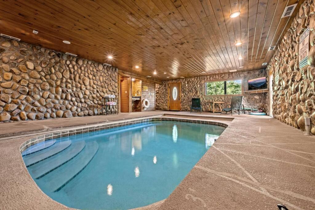 Вилла Pvt Pool At The Grotto Севьервилл Экстерьер фото